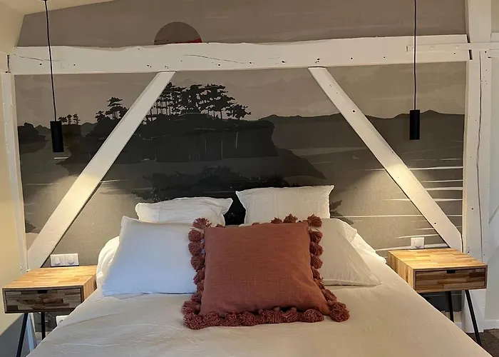 Duplex Avenue Royale Guest house 4*